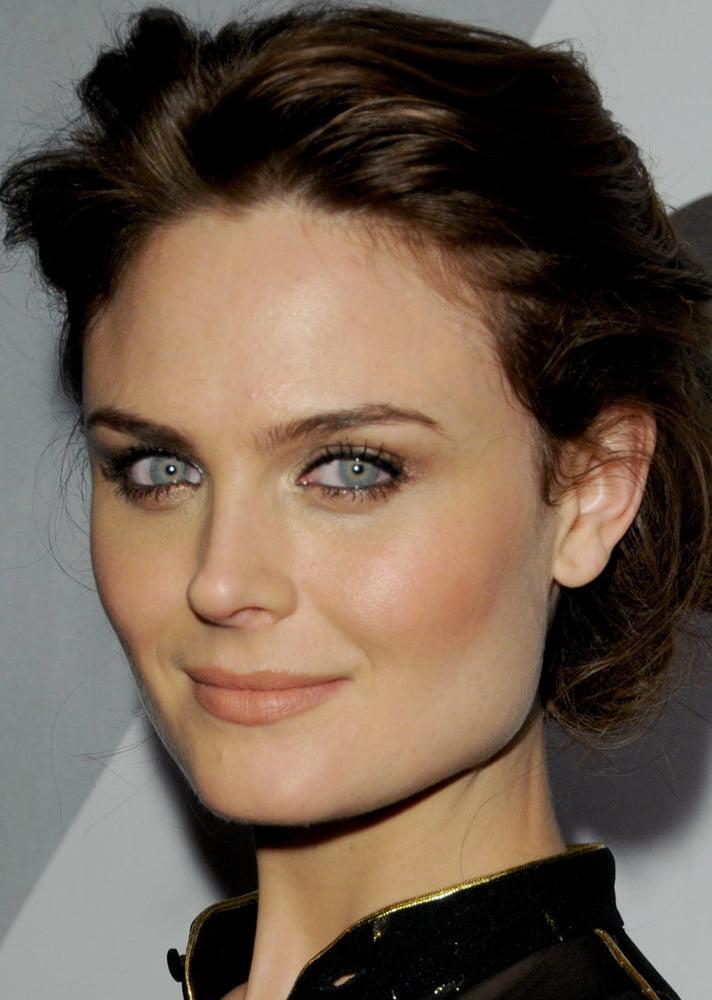 25P Celebrity Hot 250 - #183 Emily Deschanel
