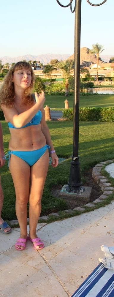25P Mature Women In Bikinis (Set 1)