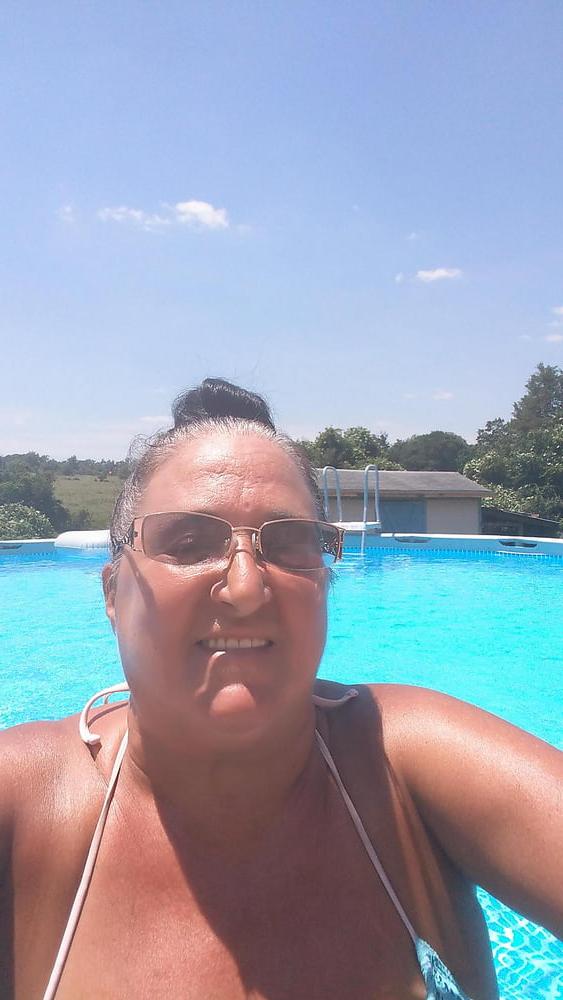 25P Mature Women In Bikinis (Set 1)