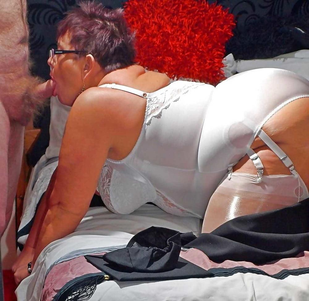 25P From MILF to GILF with Matures in between 194