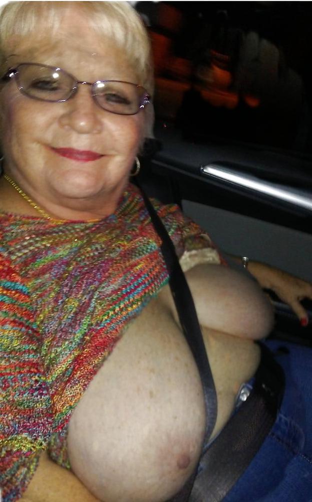 16P Bbw mix 884 (Granny)