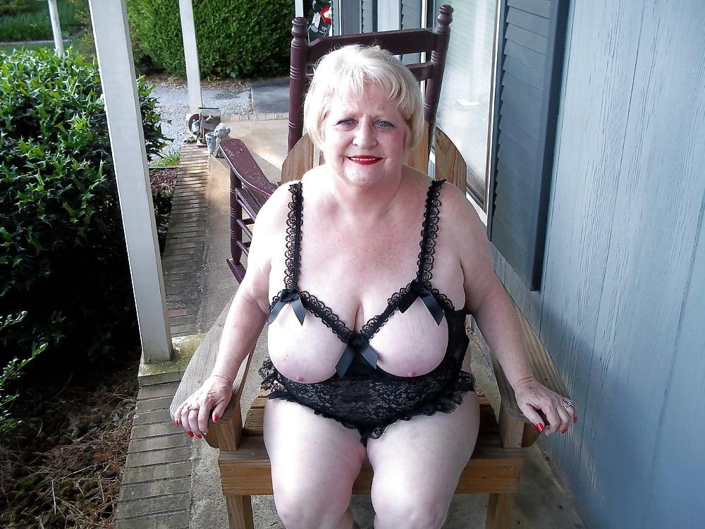 16P Bbw mix 884 (Granny)