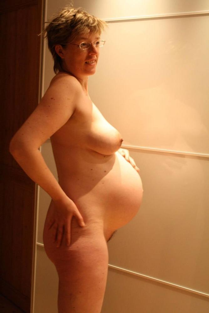 25P Baby inside: sexy pregnant women 2