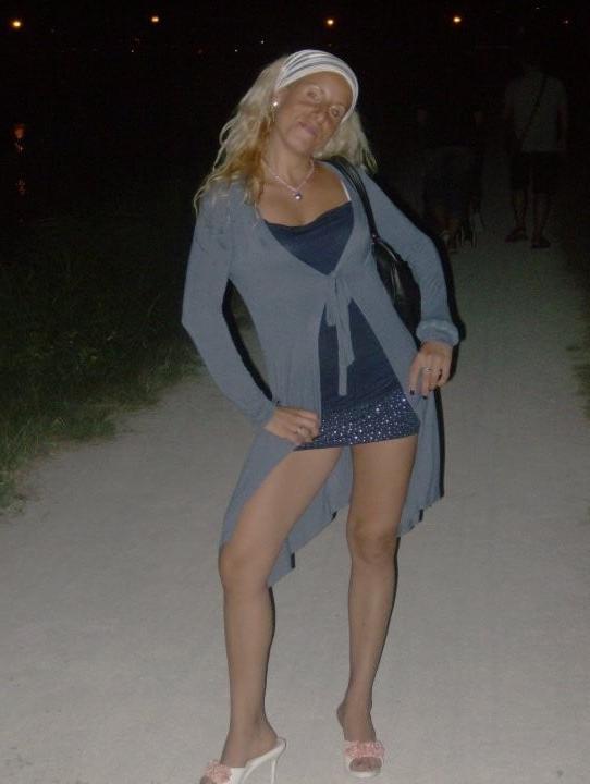 25P young milf  in front of cuckold husband