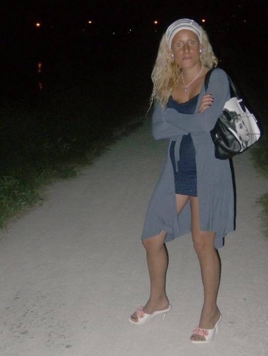 25P young milf  in front of cuckold husband