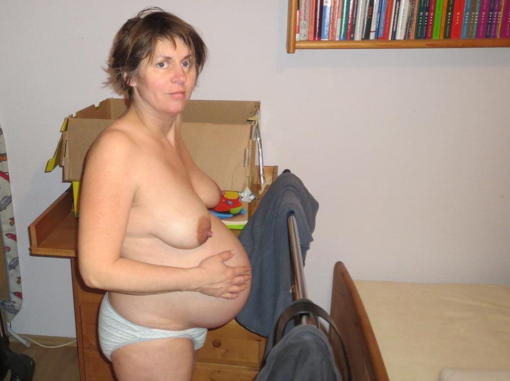 25P Baby inside: sexy pregnant women 3