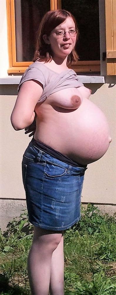 25P Baby inside: sexy pregnant women 3