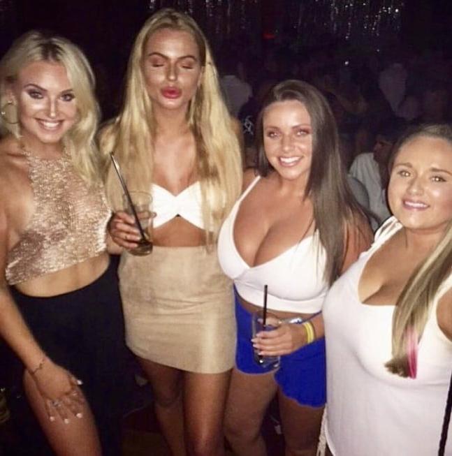 25P Busty Irish Brunette: Aideen