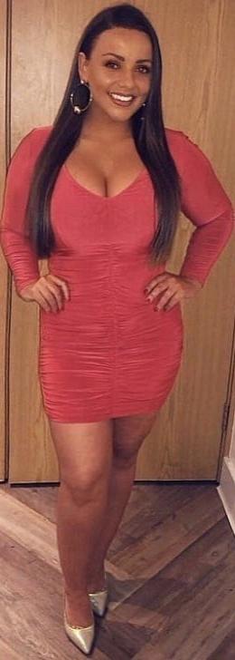 25P Busty Irish Brunette: Aideen