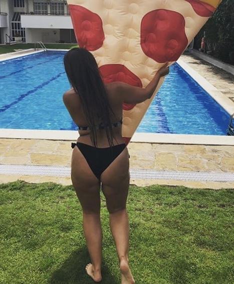25P Busty Irish Brunette: Aideen