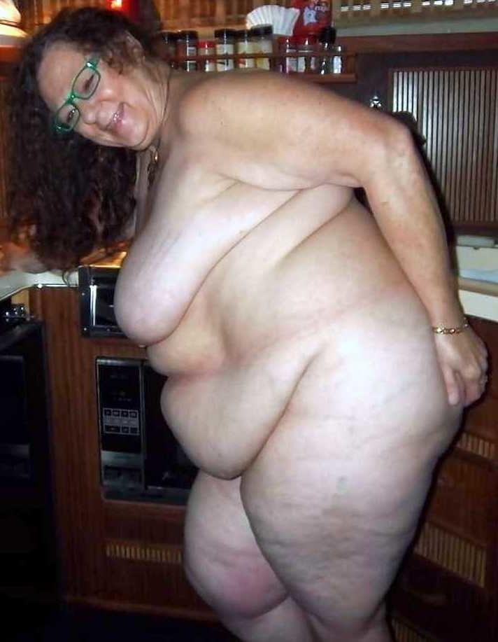 25P Mature meaty mom's living the dream
