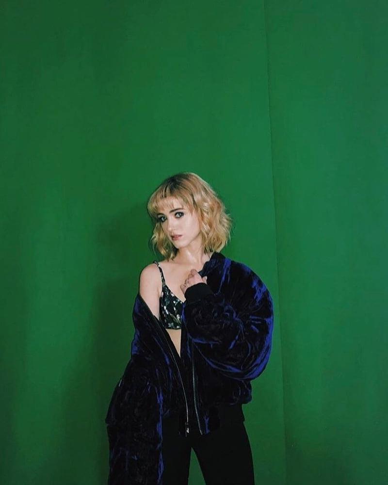25P Celebrity Hot 250 - #186 Natalia Dyer