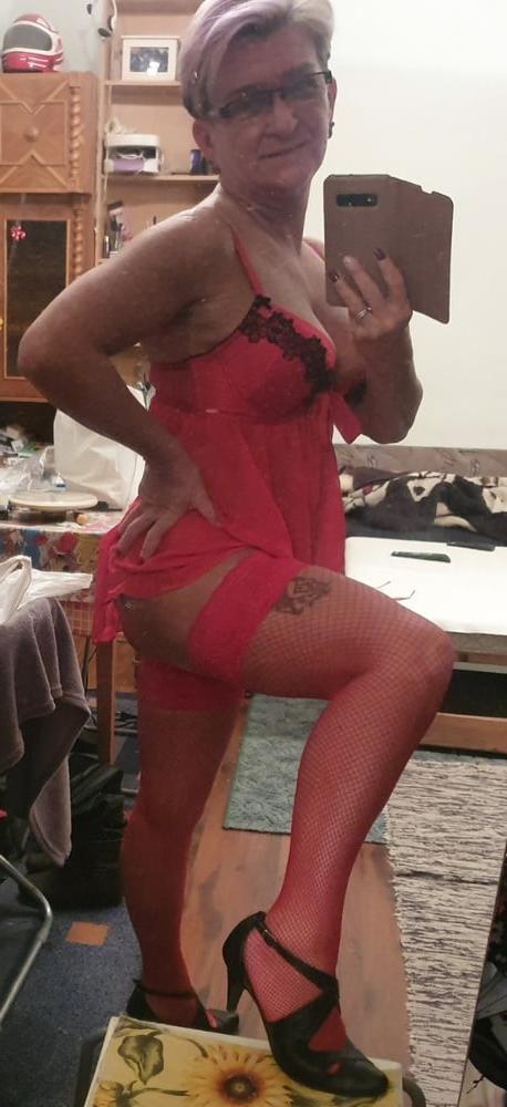 9P GILF