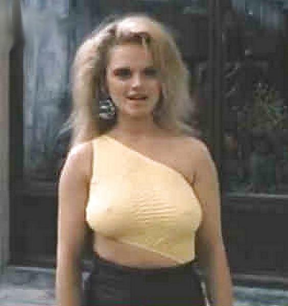 22P Polish mature celeb big boobs