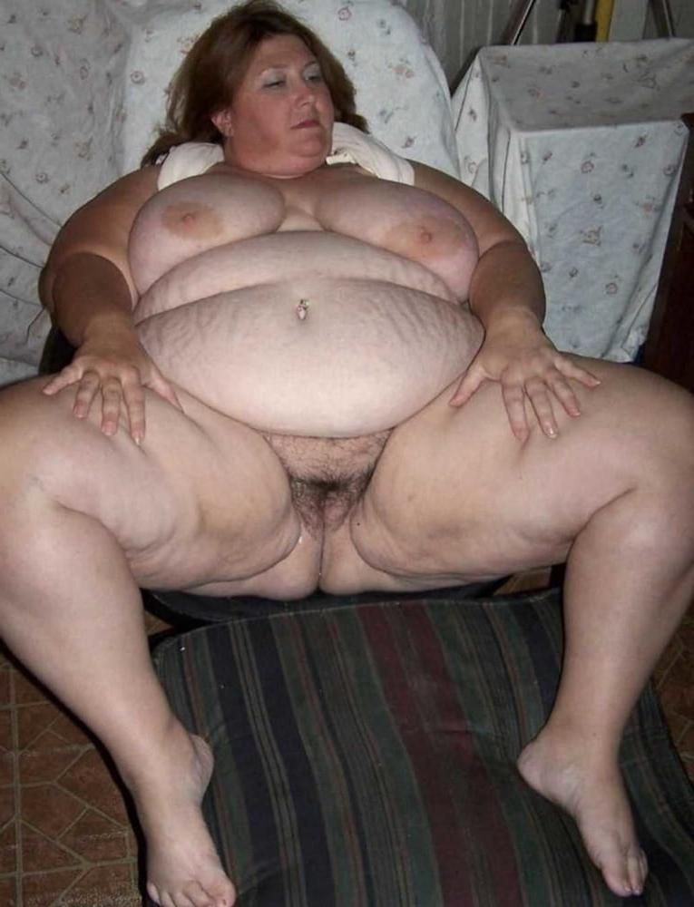 25P From MILF to GILF with Matures in between 197