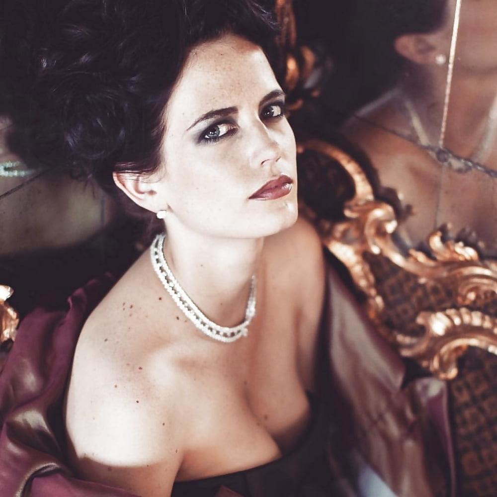 25P Celebrity Hot 250 - #204 Eva Green