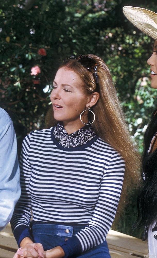 25P Celebrity Nails - Shelley Fabares