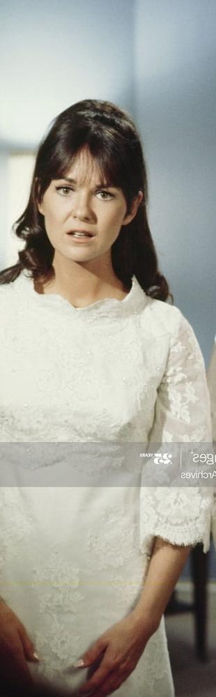 25P Celebrity Nails - Shelley Fabares