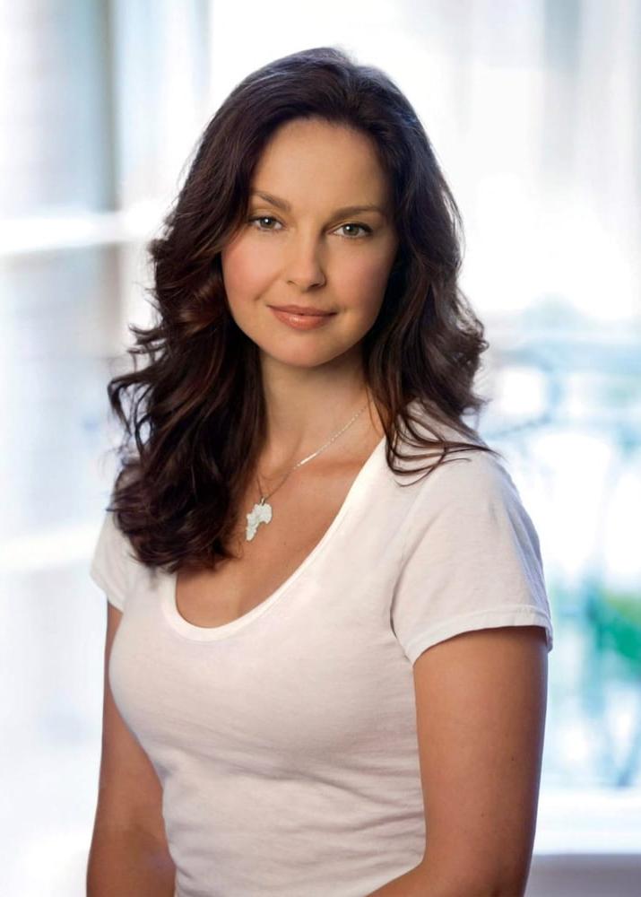 25P Celebrity Hot 250 - #200 Ashley Judd