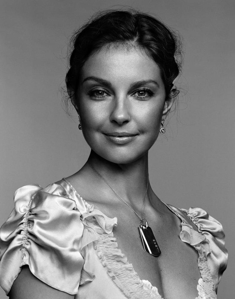 25P Celebrity Hot 250 - #200 Ashley Judd
