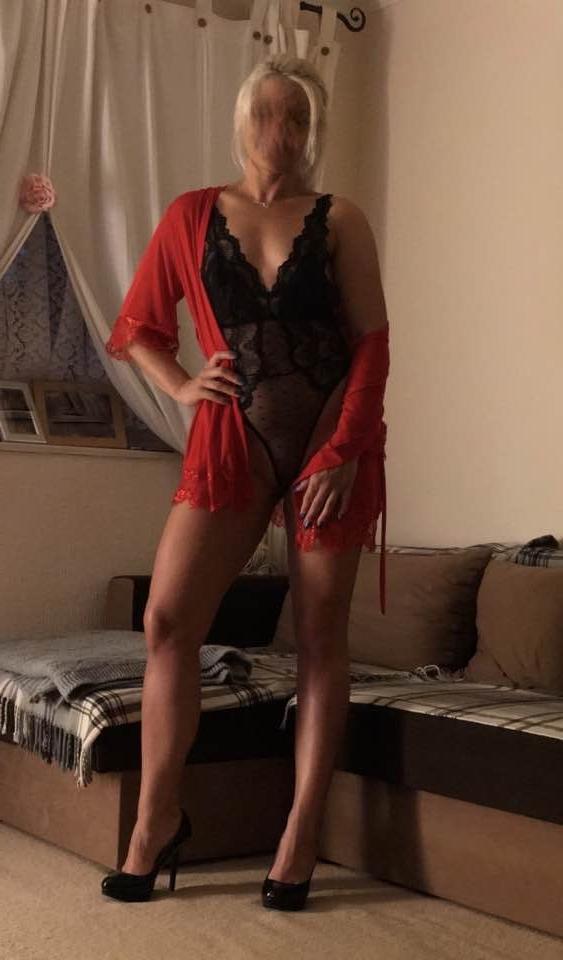 8P Hot 34 yo Polish wife