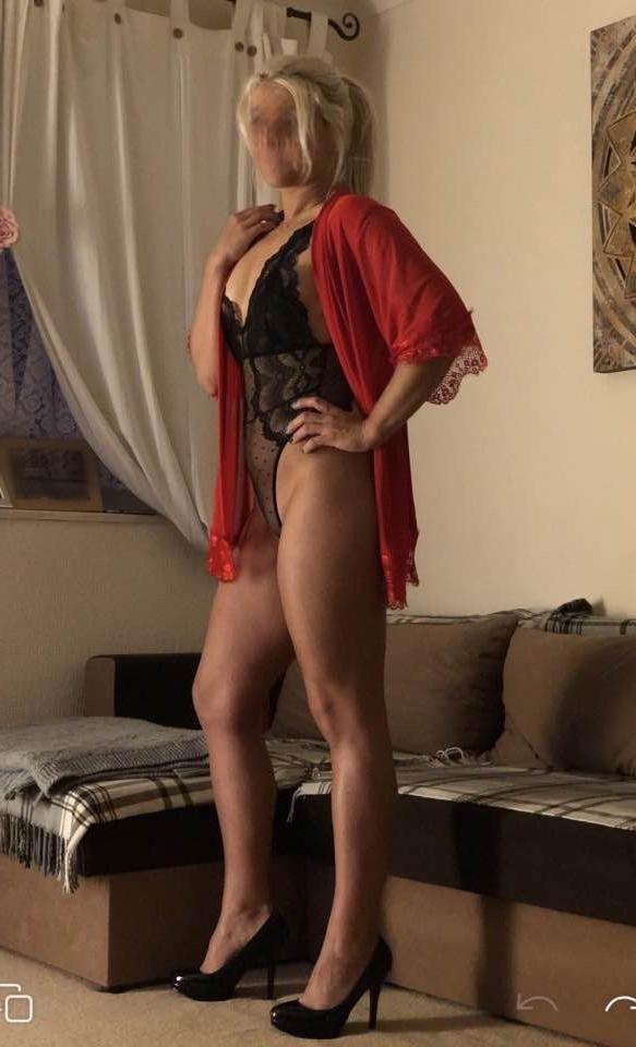 8P Hot 34 yo Polish wife