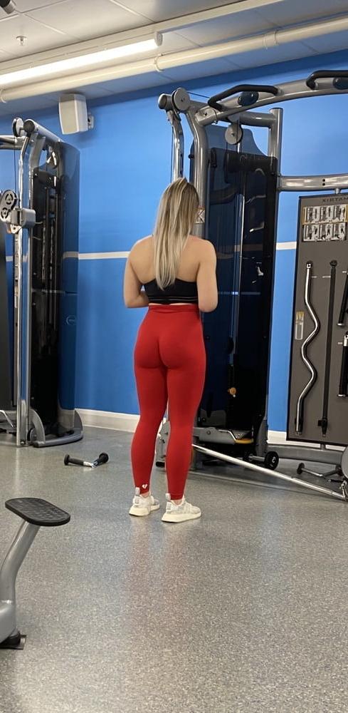 8P Hot 34 yo Polish wife
