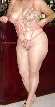 15P A swinger wife