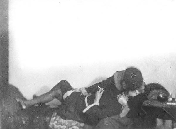 24P Vintage lesbians B&W