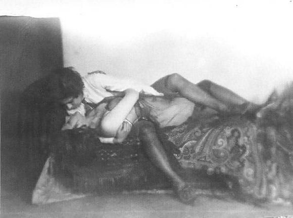 24P Vintage lesbians B&W
