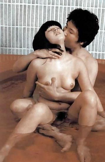 25P Vintage Oriental Erotica