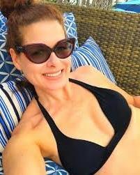 25P Celebrity Hot 250 - #199 Debra Messing