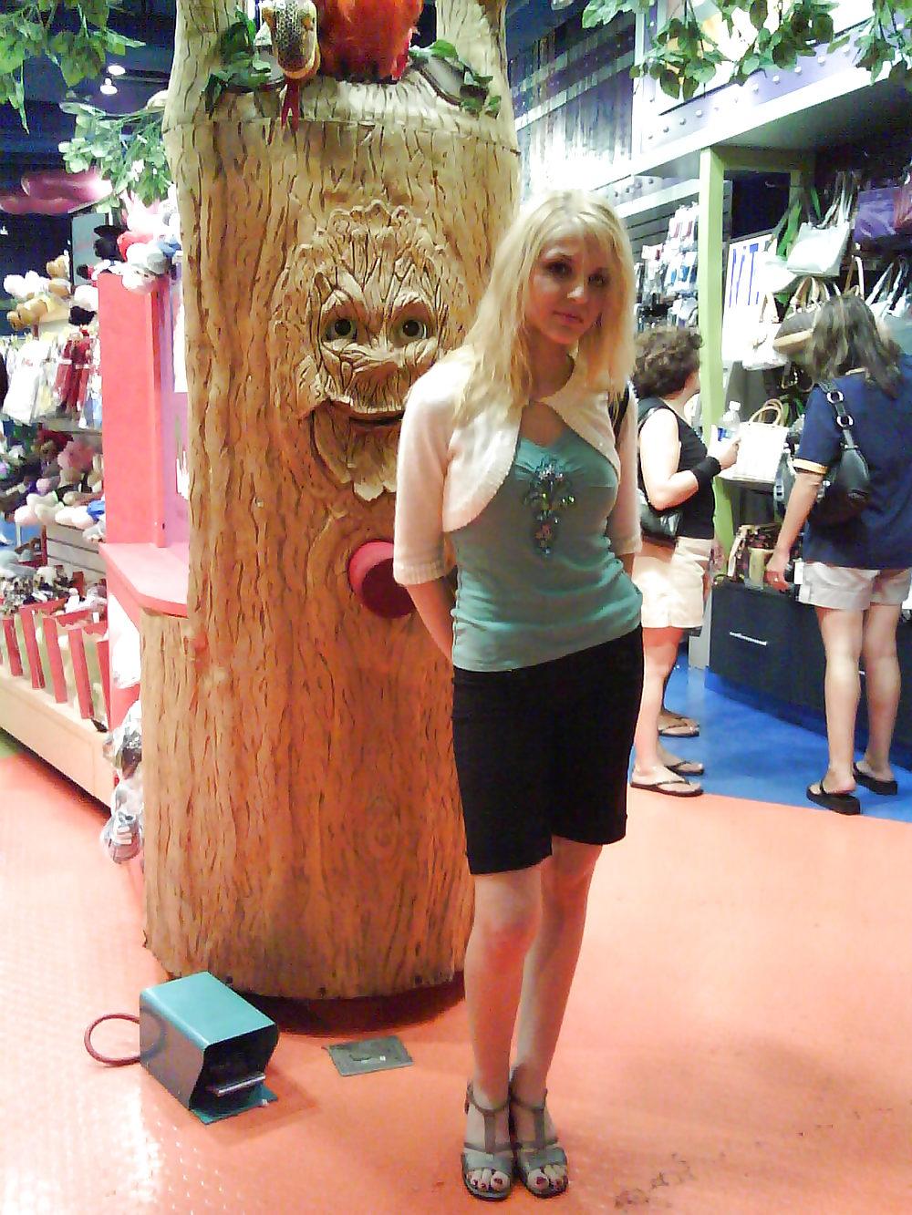 20P Blonde girl posing for pictures