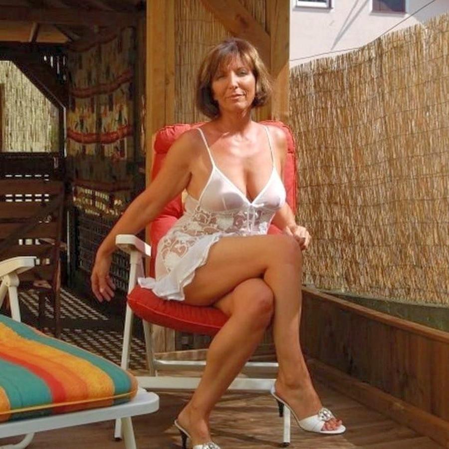 25P Milfs - Posing 48