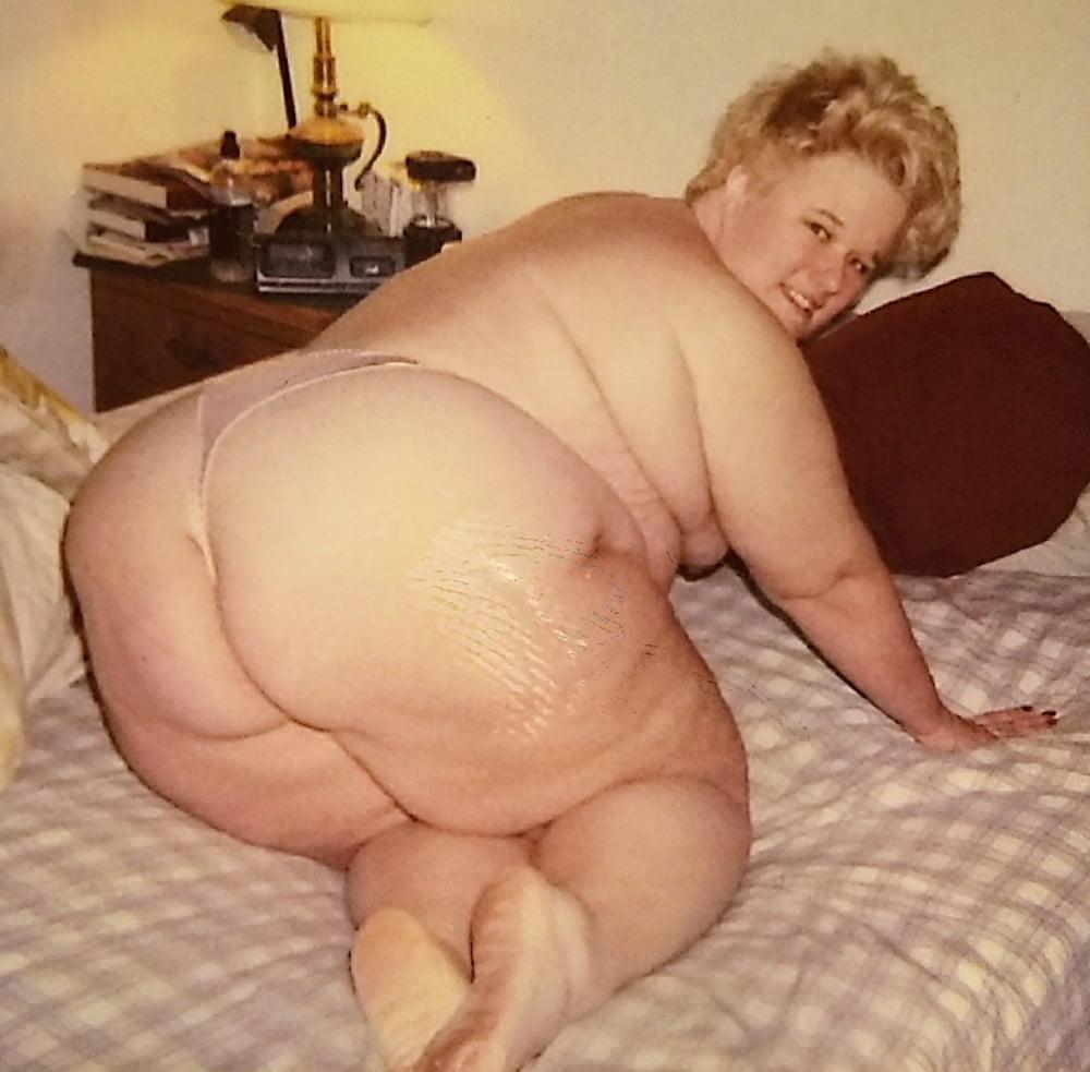 25P Mature meaty mom's do it again