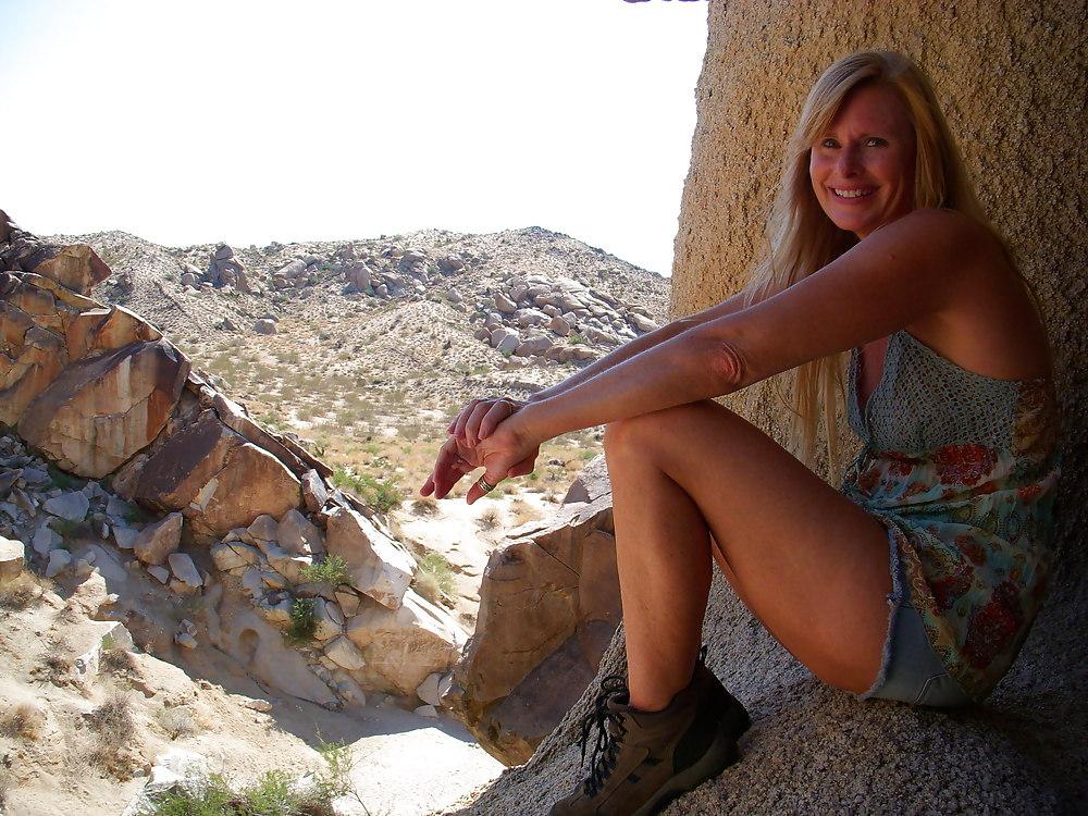 23P Sexy blond MILF Who like to fuck her?