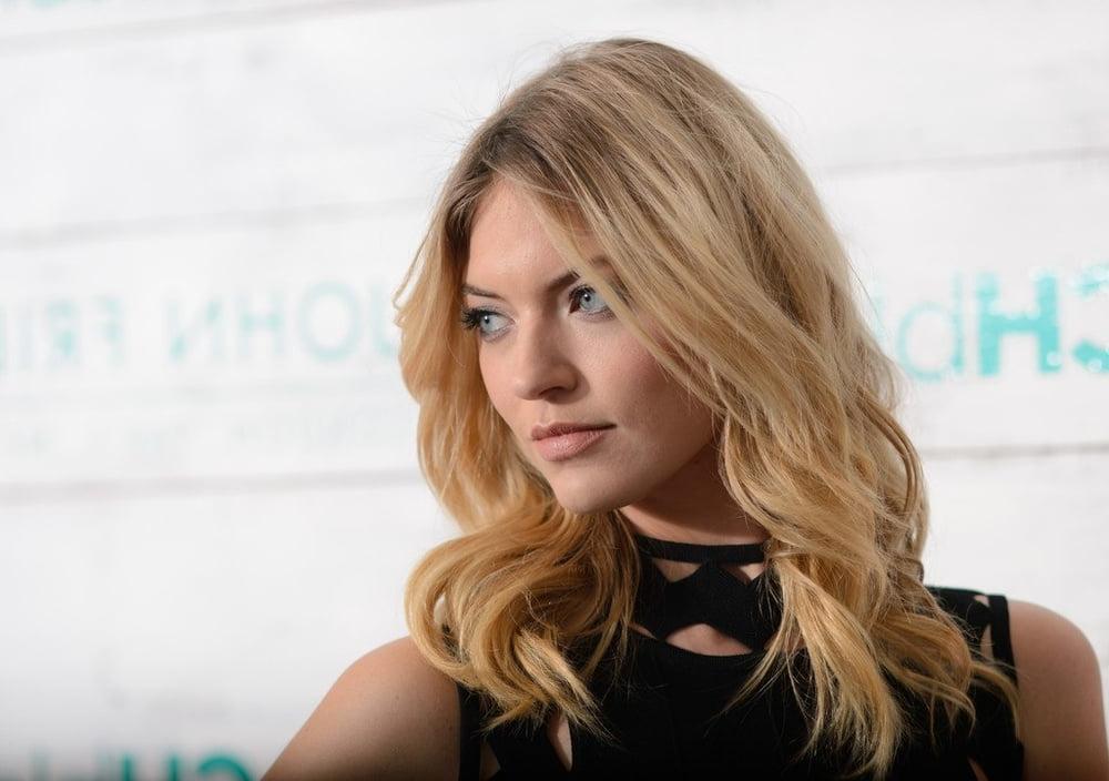 25P Celebrity Hot 250 - #214 Martha Hunt