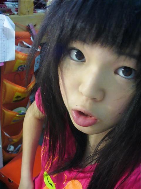 23P Cute taiwanese girl creampie