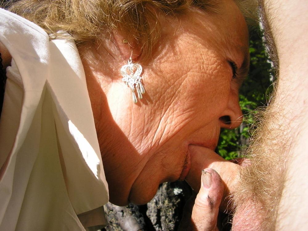 25P OLDER LADIES LIKE SUCKING COCK 30