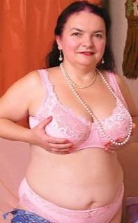 25P My 3rd selection of grannies &amp; matures in pink lingerie