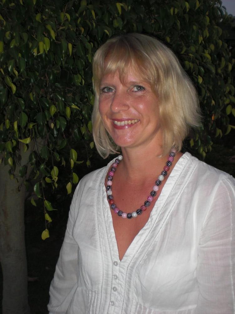 25P Women Need Exposure 823 - Swinging Mature MILF