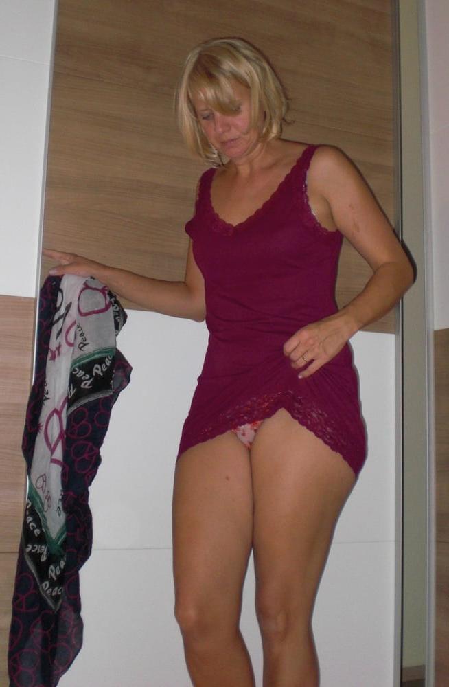 25P Women Need Exposure 823 - Swinging Mature MILF