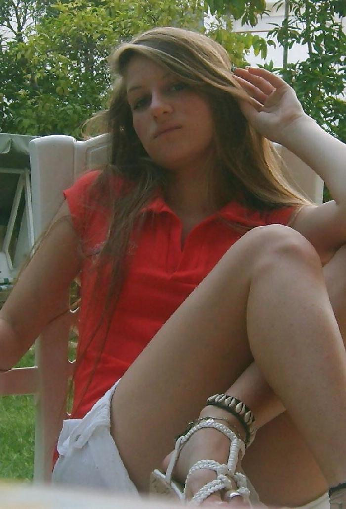 24P Israeli girls posing naked 2