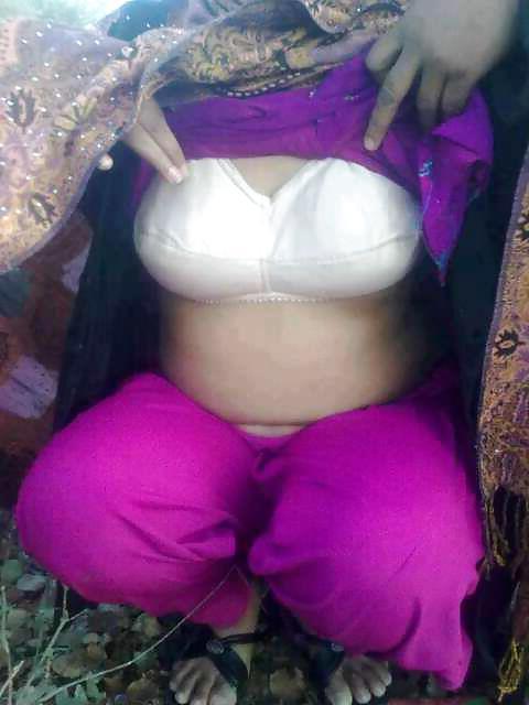 10P SEXY INDIAN AUNTY's Show