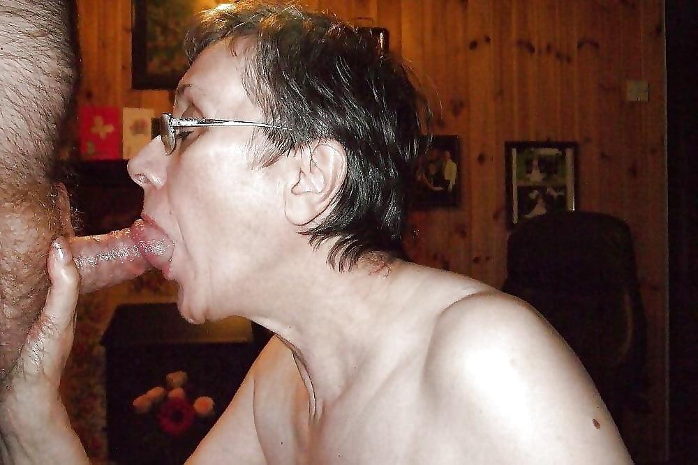 25P OLDER LADIES LIKE SUCKING COCK 31