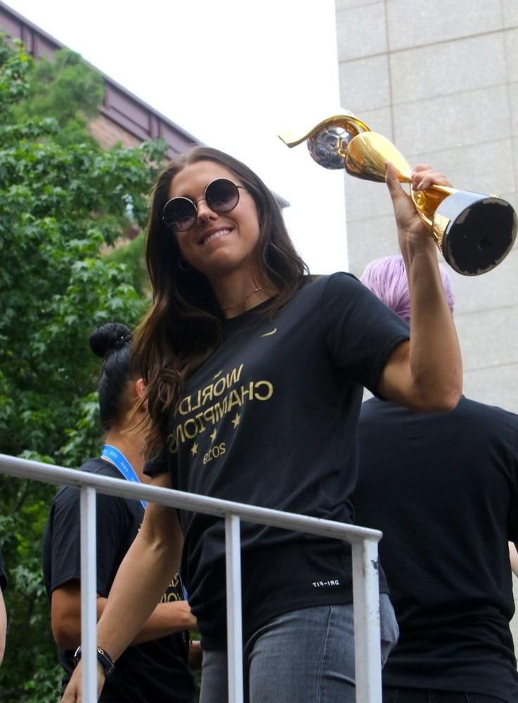 25P Celebrity Hot 250 - #224 Alex Morgan