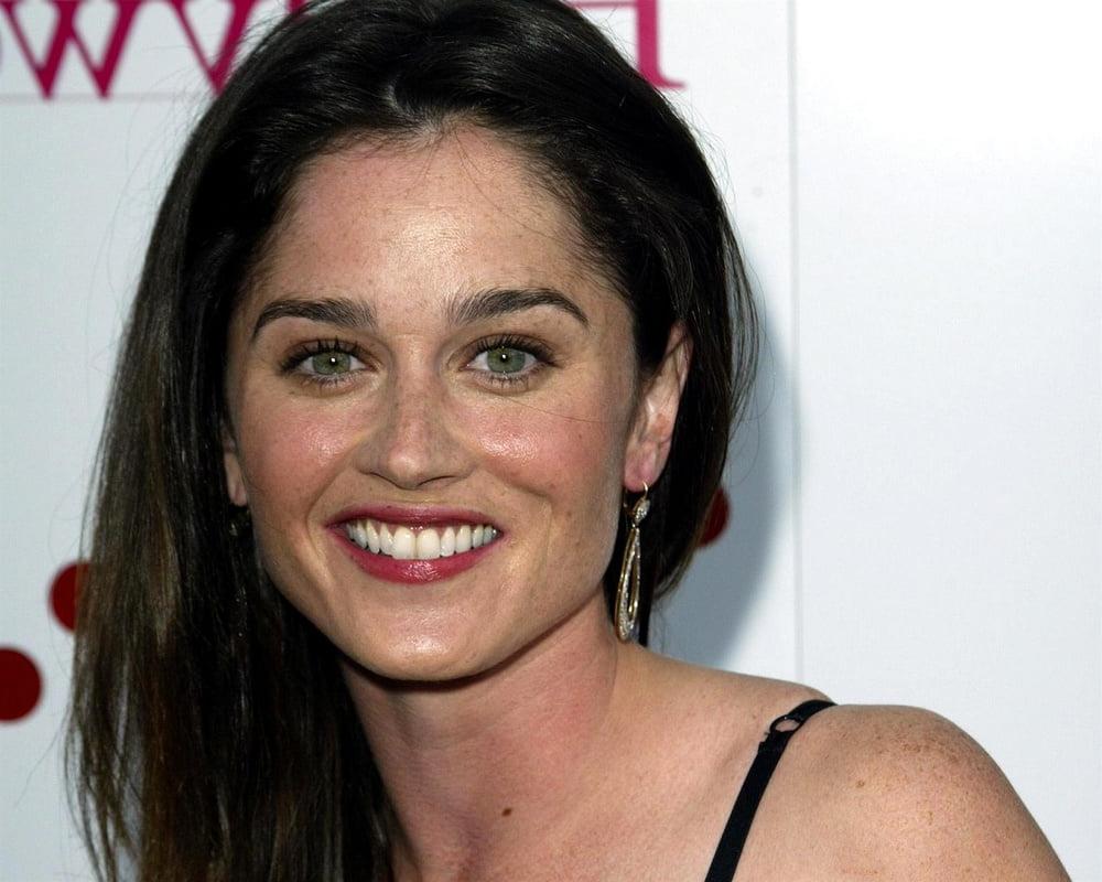25P Celebrity Hot 250 - #225 Robin Tunney