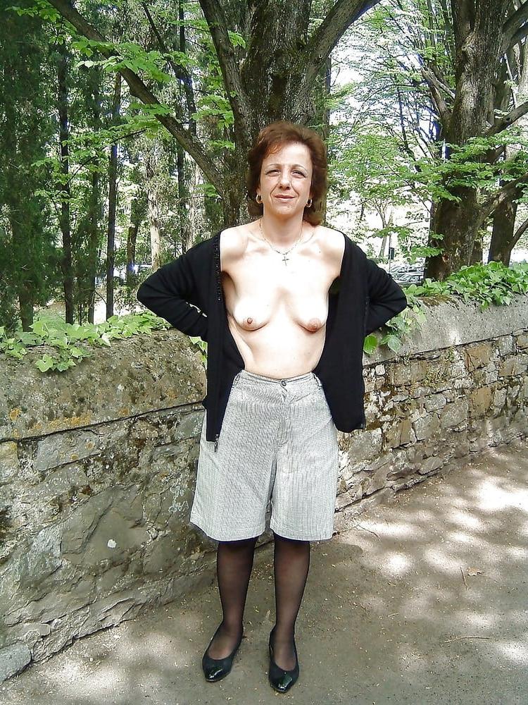25P Italian whore Daniela, born 1.4.1964, is a meaty fuckdoll
