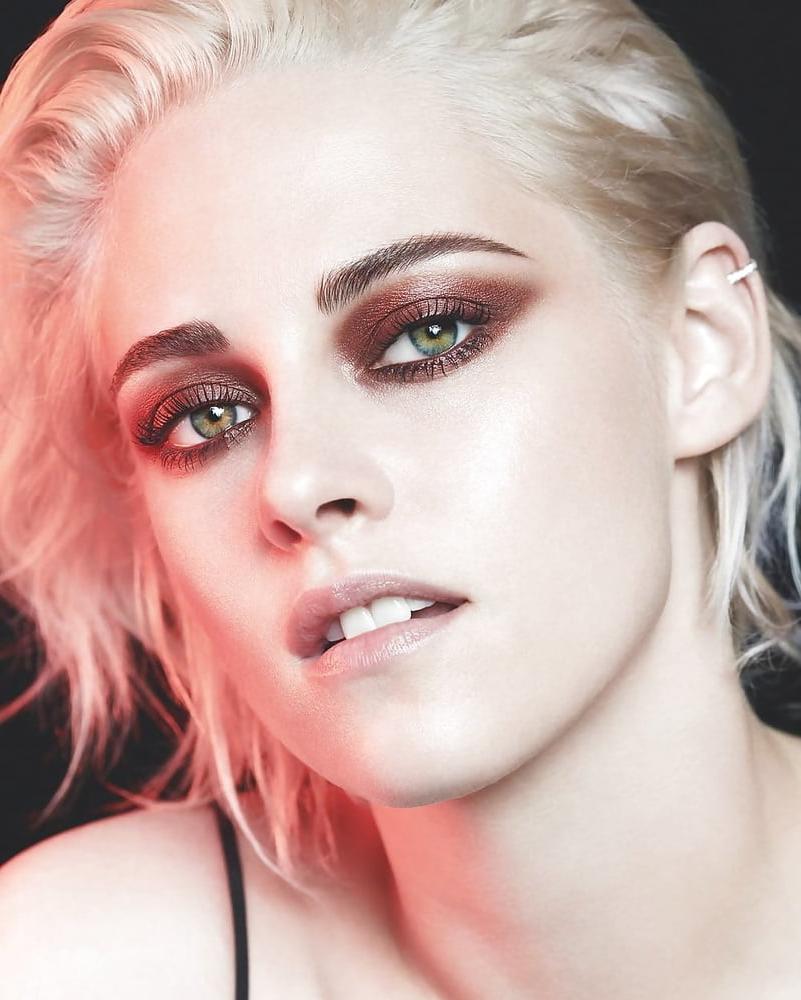 25P Celebrity Hot 250 - #231 Kristen Stewart