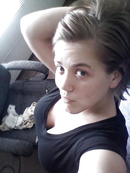 20P Big Tits Cleavage Queens (NON-porn)